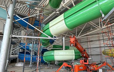 Строительство аквапарка мини-краном Арлифт